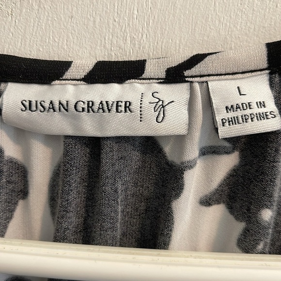 Black and White‎ Floral Women's Top - Picture 3 of 3